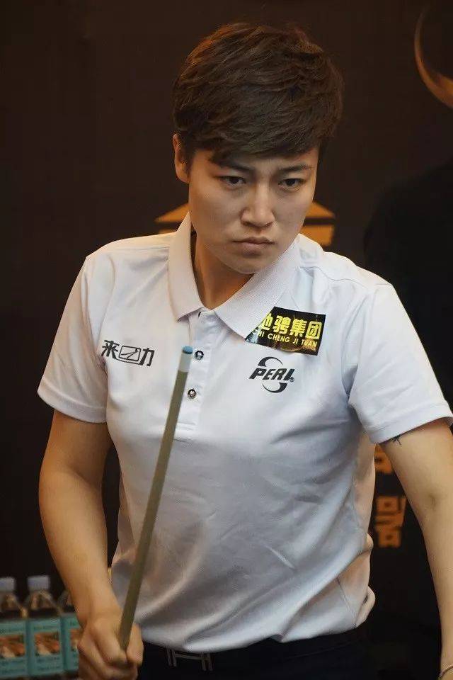 位于耳轮脚 位于耳轮脚