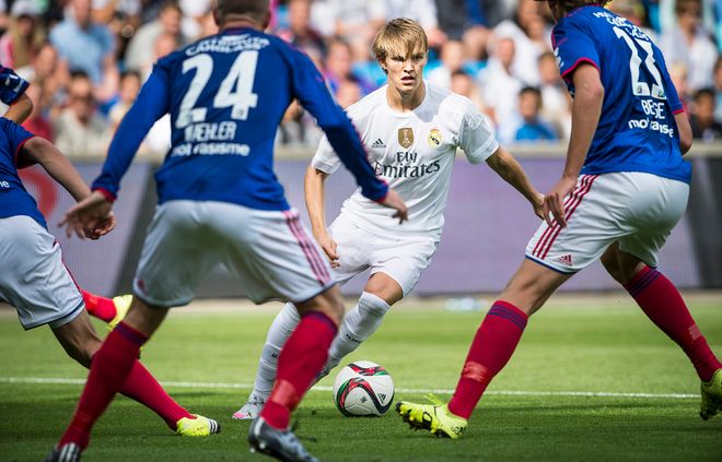 在场地中央 在场地中央