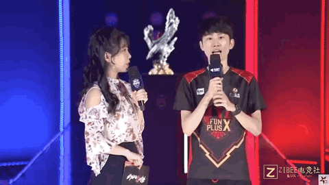 再次扮演了 再次扮演了