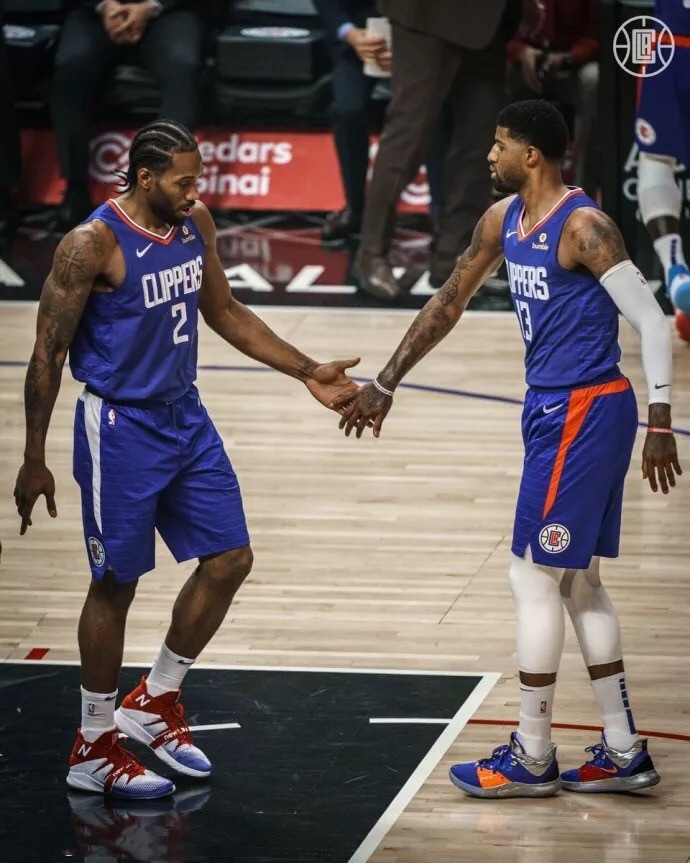 把外线持球 把外线持球